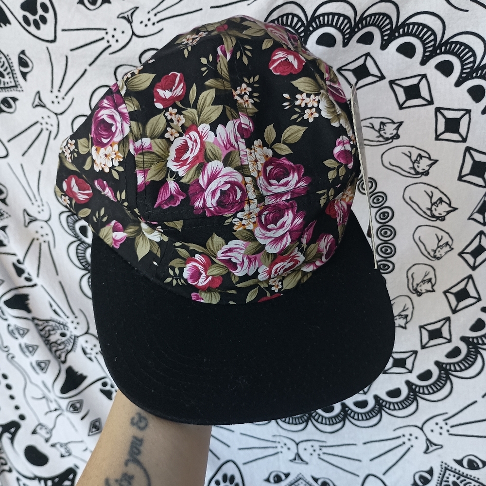 NWT Crown Women's Floral Snapback Cap Hat